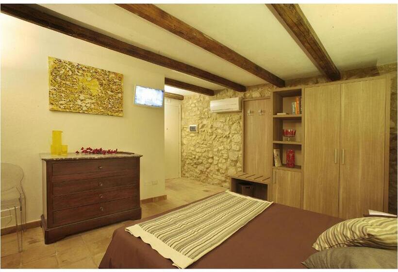 اتاق اکونومی, Residenze Portacastello