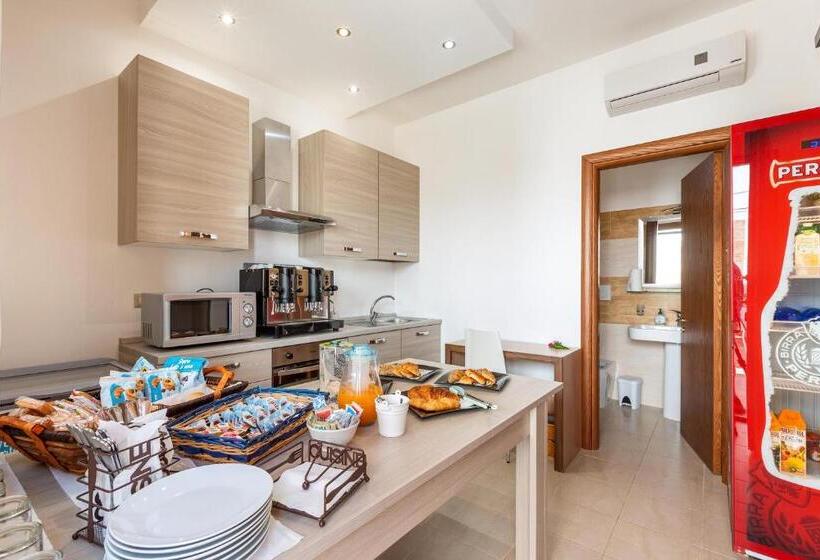 标准三人间, Lido Marini Rooms