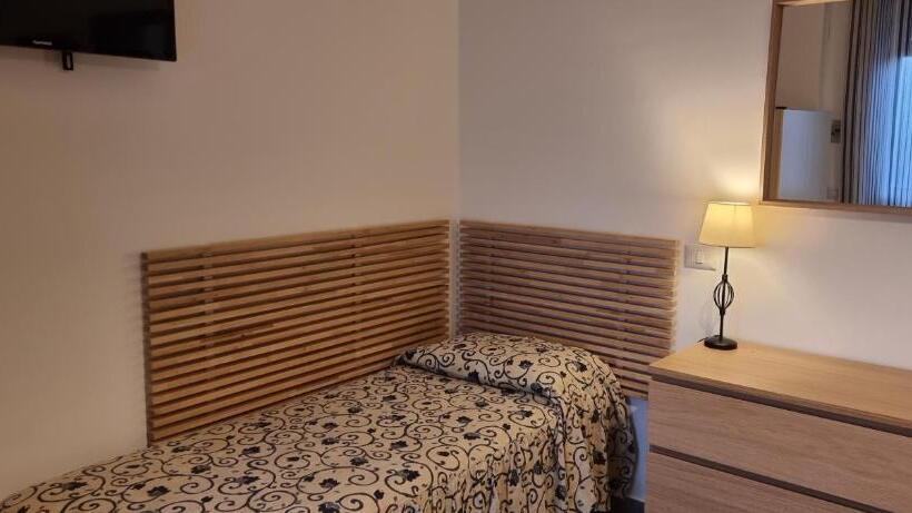 استودیوی استاندارد, B&b Villa Refe