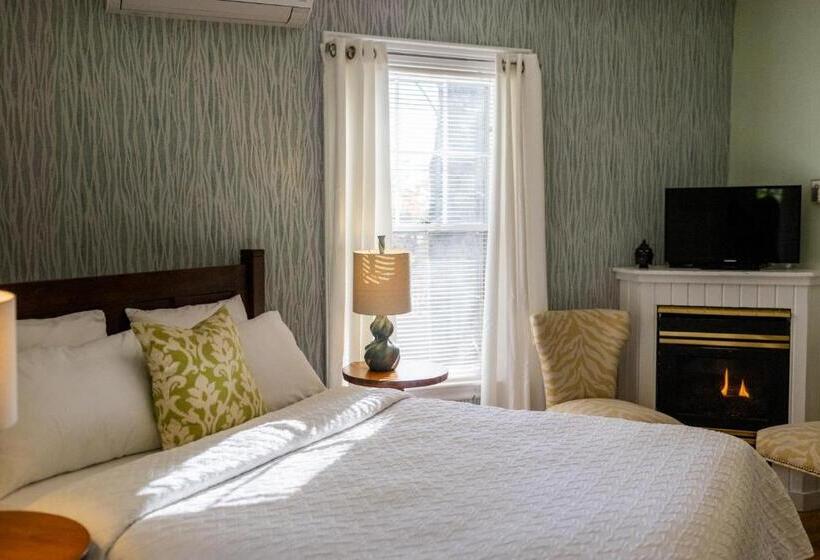 Номер Стандарт, Lindenwood Inn