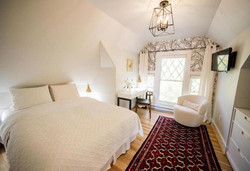 Номер Стандарт, Lindenwood Inn