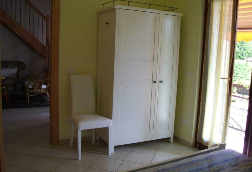 Номер Стандарт с Балконом, B&b Laura