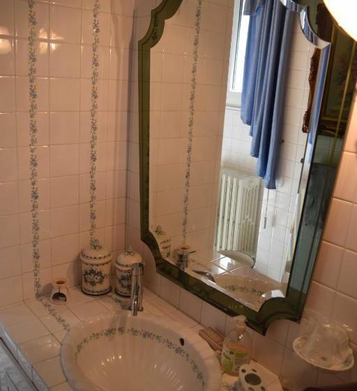 غرفة قياسية حمام مشترك, B&b Villa Moro   Family House