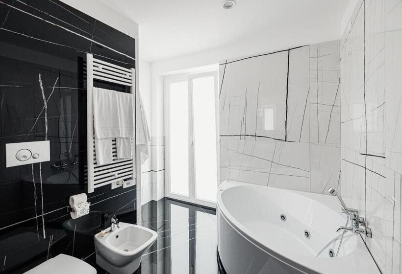 Номер Deluxe, Nuova Grottella