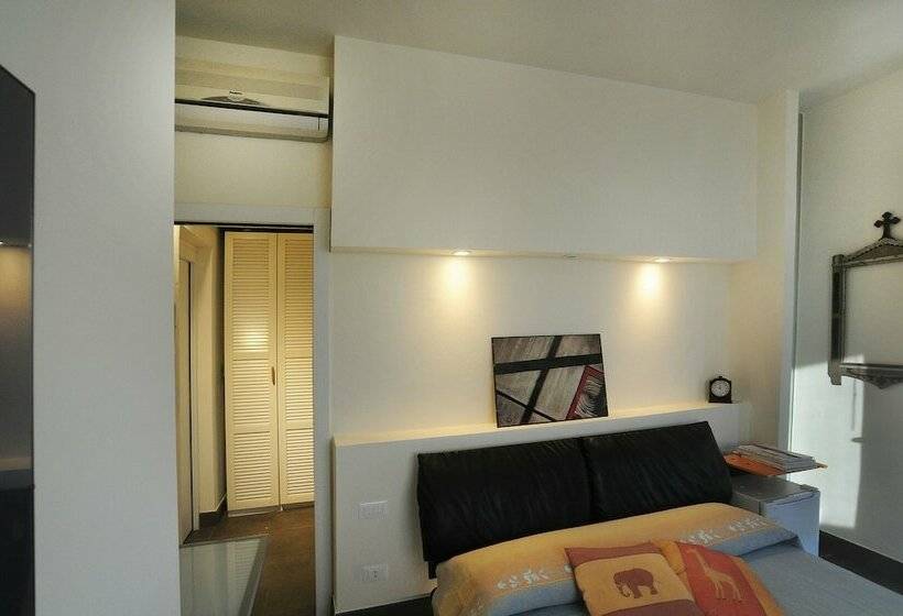 可观海景的舒适型房间, Art House Quartu   Margine Rosso