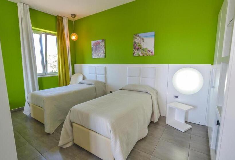 Четырехместный Номер Стандарт, Motel S.16