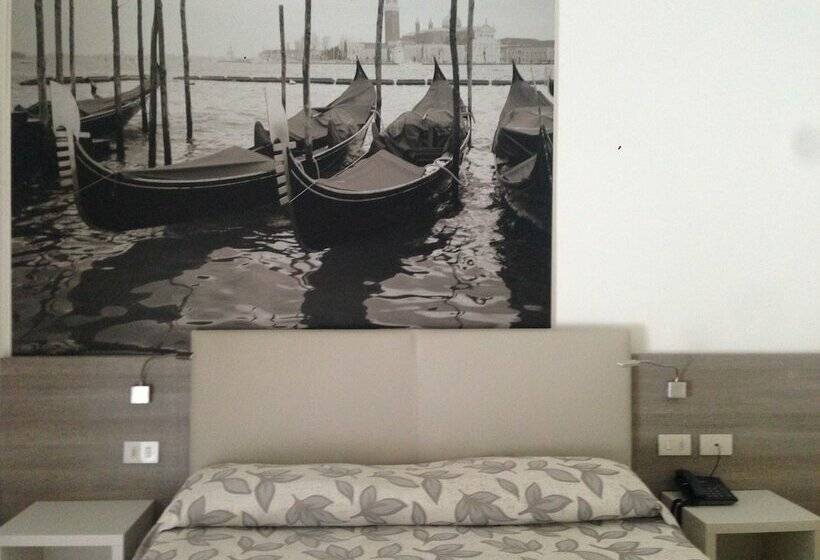 Номер Стандарт Вид на Море, Lux