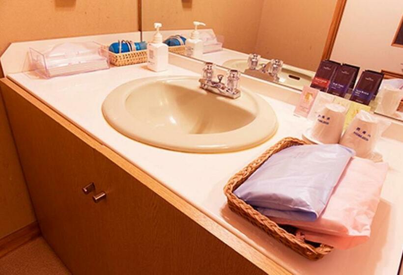 חדר סטנדרט לארבעה, Ryuudo