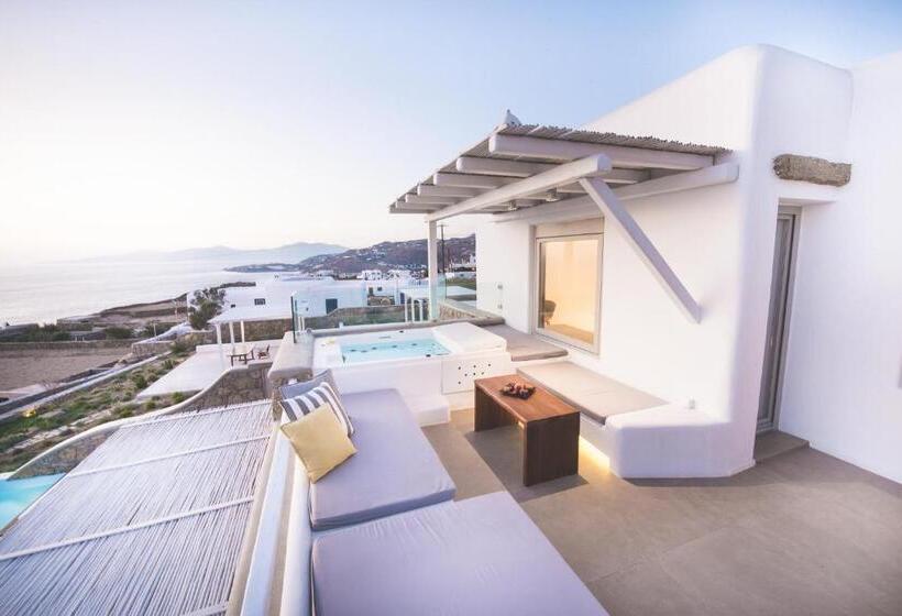 Люкс с гидромассажем, Adel Private Suites