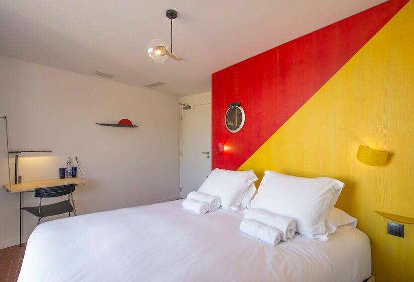 Номер Стандарт, Hôtel La Reine Jane