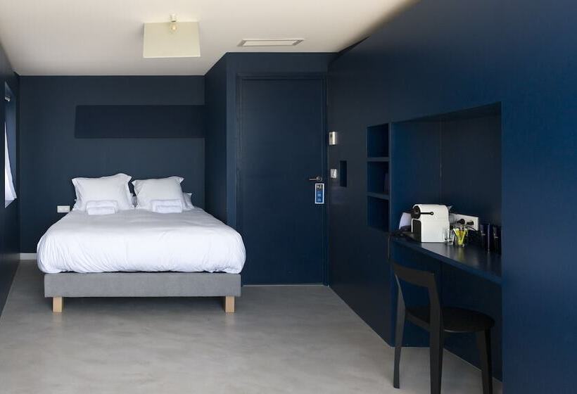 Номер Стандарт Вид на Море с Террасой, Hôtel La Reine Jane