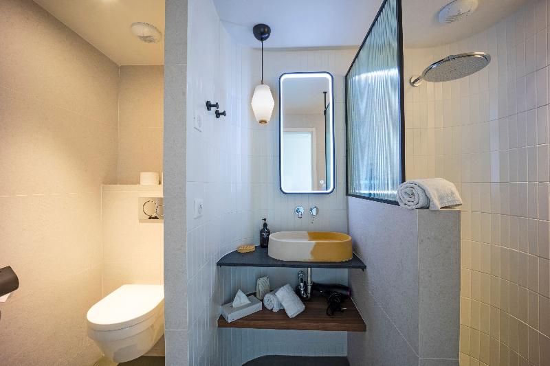 Номер Стандарт Трехместный, Hôtel Du Parc Cavalaire Sur Mer