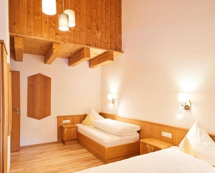 Апартаменты 2 Спальни, Tirolerhof   Appartementhaus