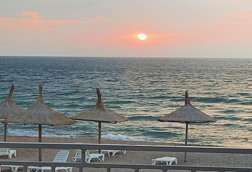 اتاق استاندارد با چشم‌انداز دریا, La Perla Bianca Residence
