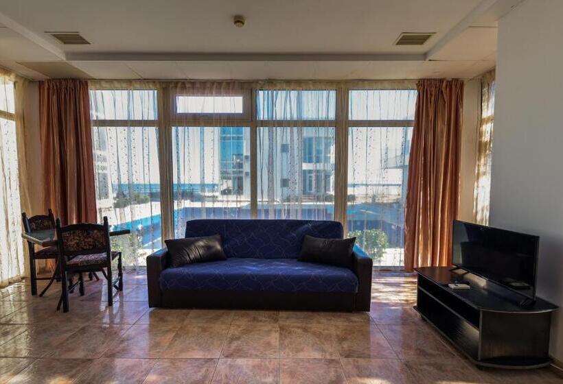 اتاق خانوادگی, La Perla Bianca Residence