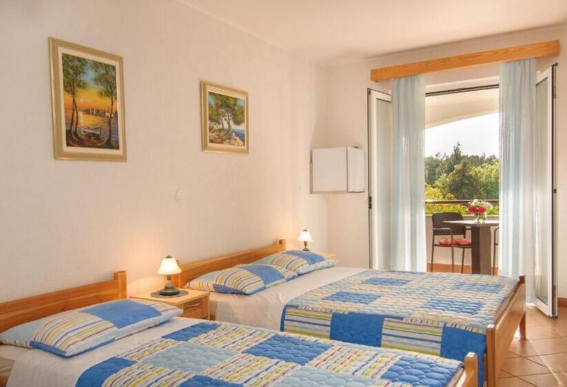 Трехместный Номер Стандарт с Балконом, Bed And Breakfast Ritoša