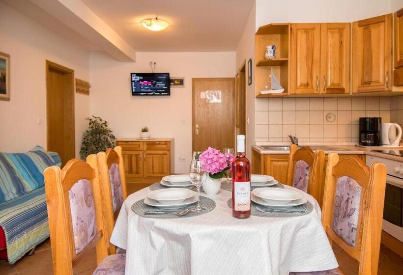 Апартаменты 1 Спальня с Балконом, Bed And Breakfast Ritoša