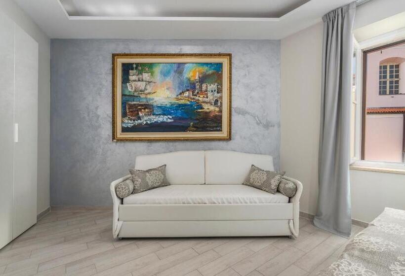 Полулюкс, Boutique Hotel Melissa