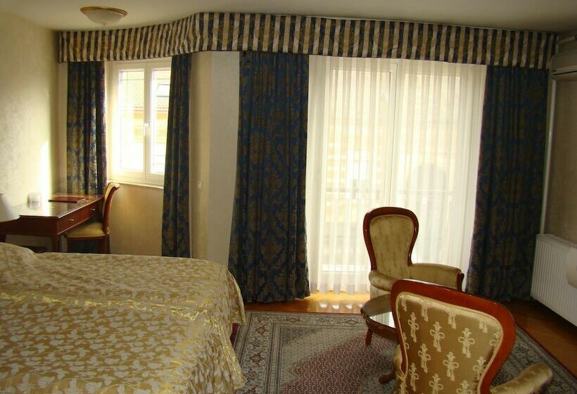 اتاق استاندارد با بالکن, Vila Ariston