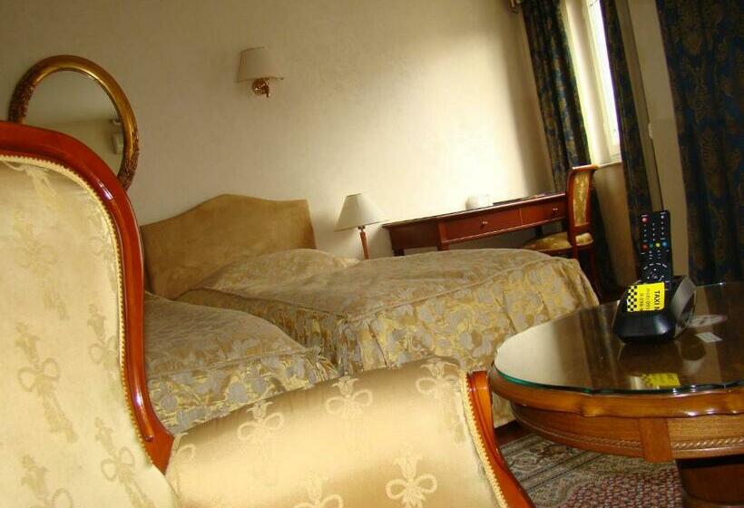 اتاق استاندارد با بالکن, Vila Ariston