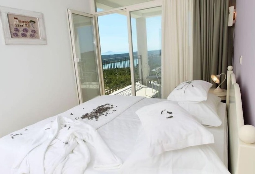 اتاق راحتی با چشم‌انداز دریا, Villa Stefanija Small Boutique Hotel&restaurant
