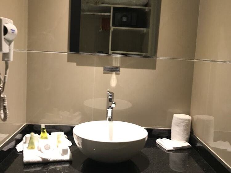 スイート, Best Western Plus Metepec & Suites