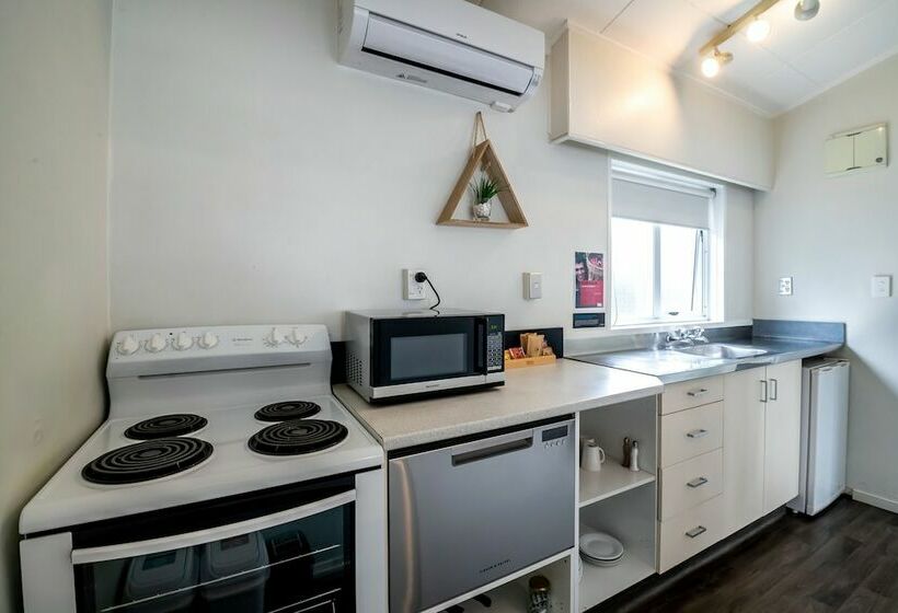 Семейное Студио, Aura Accommodation
