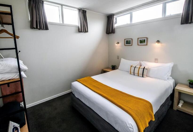 Апартаменты 2 Спальни, Aura Accommodation