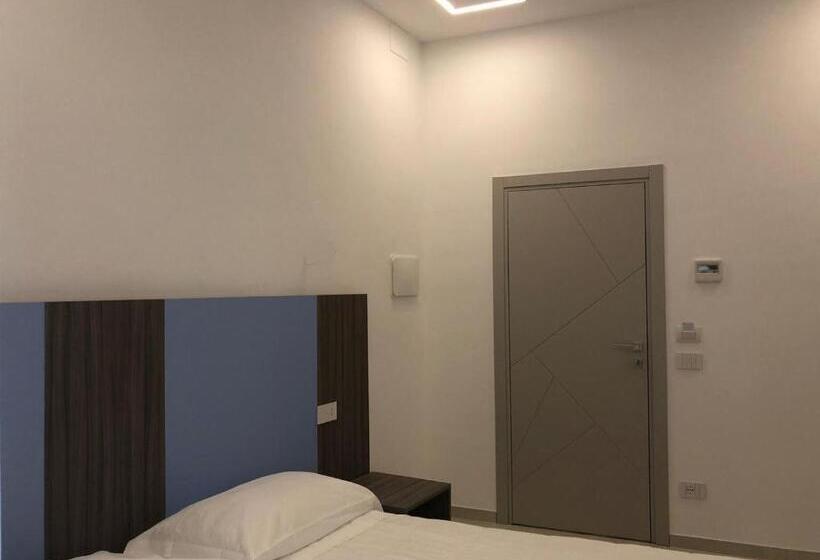 غرفة قياسية مزوَّدة بشُرفة, B&b Maison D'art