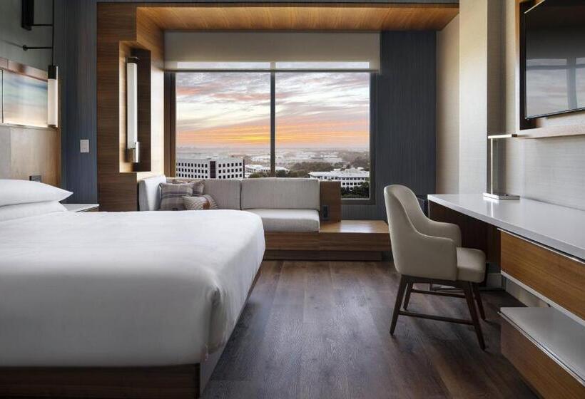 클럽 룸 킹침대, Marriott Irvine Spectrum