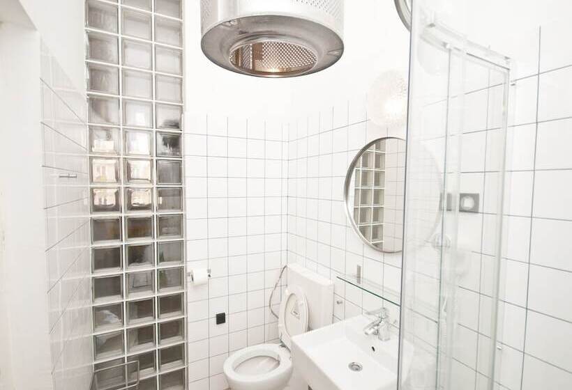 标准间, Lofthotel Przychodnia