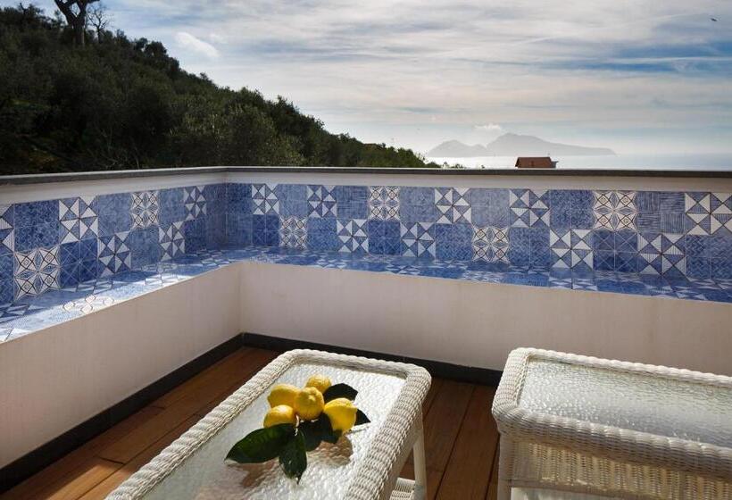 سوییت جونیور با چشم‌انداز دریا, Melrose Relais