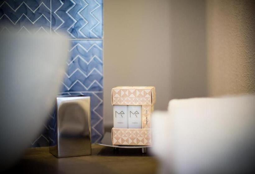 اتاق سوپریور چهار تخته, Melrose Relais