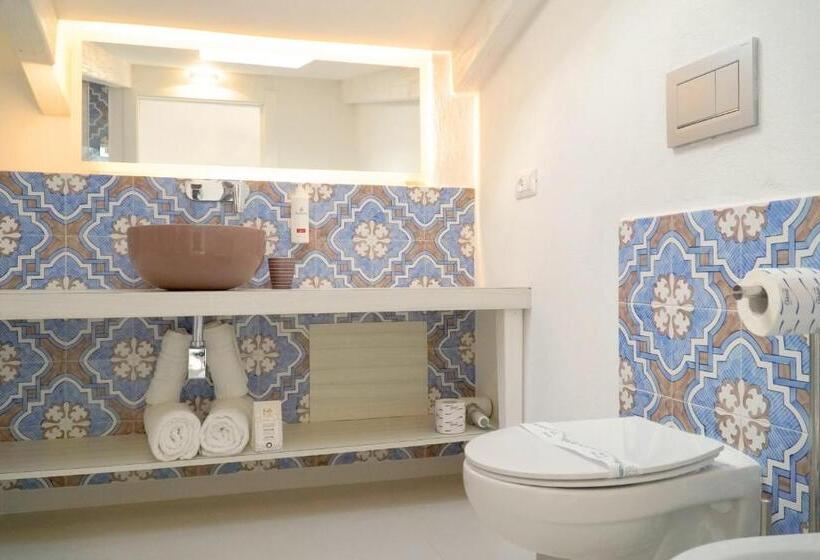 سوییت با چشم‌انداز دریا, Melrose Relais