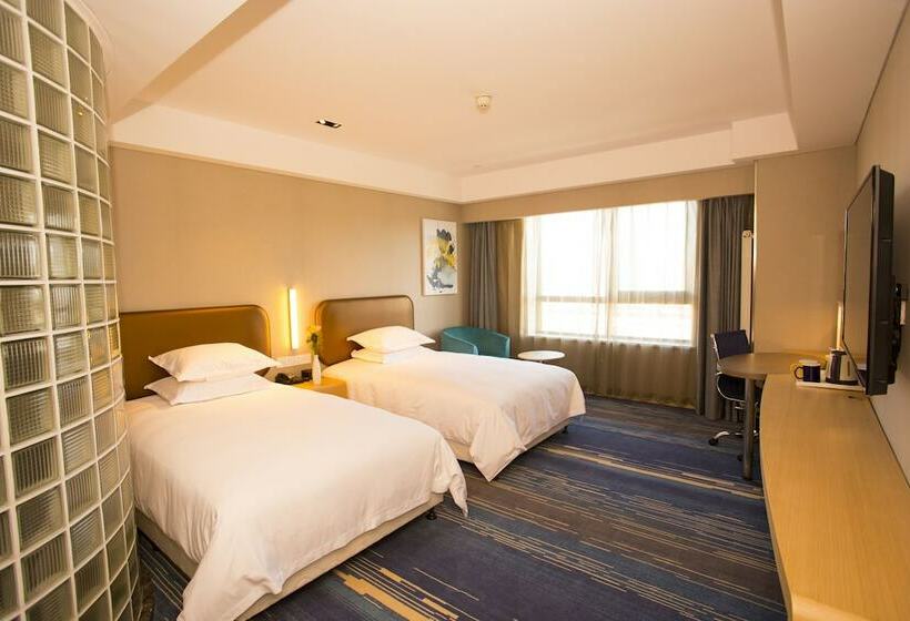 Номер Стандарт, Holiday Inn Express Chifeng Hongshan By Ihg