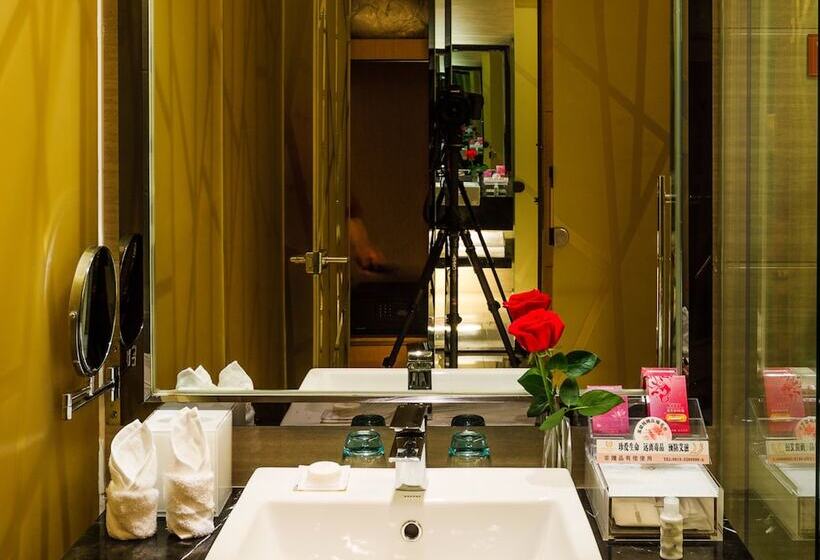 标准间, Vilu Reef International