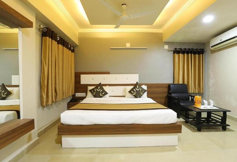 Номер Deluxe Кровать Кинг, Loyal Residency
