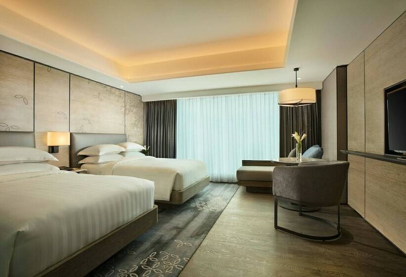 Клубный номер с видом на бассейн, Yogyakarta Marriott