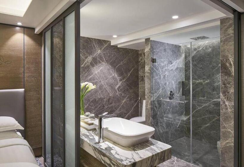 Номер Клуб, Yogyakarta Marriott