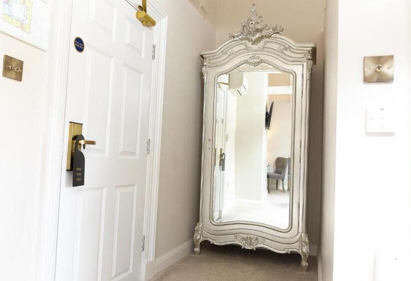 Quarto Deluxe, Winstanley House