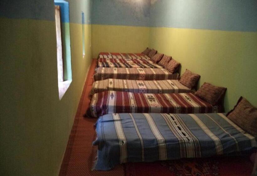 Четырехместный номер эконом класса с общей ванной комнатой, Gite Ousalem