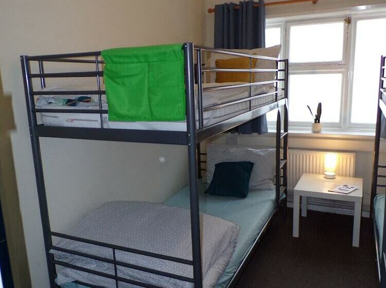 共用房间的床, Hull Trinity Backpackers