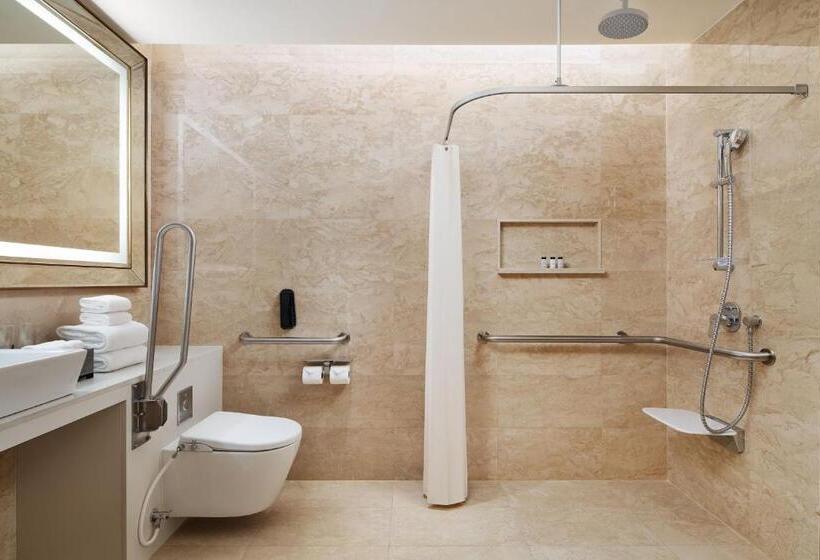 Номер Deluxe Кровать Кинг Вид на Город, Sheraton Petaling Jaya