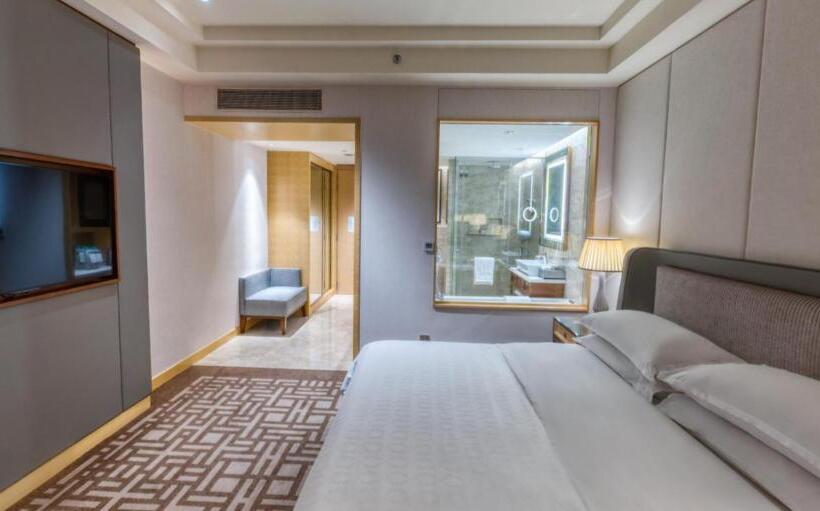 Номер Клуб Кровать Кинг, Sheraton Petaling Jaya