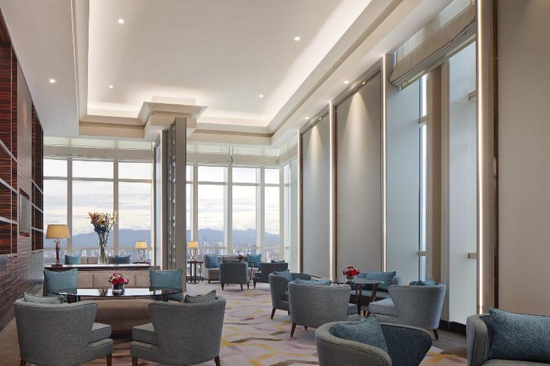 Люкс Клуб, Sheraton Petaling Jaya