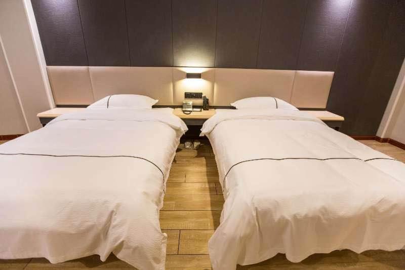 Номер бизнес-класса, Thank Inn Plus Hotel Hebei Tangshan Road South District Train Station