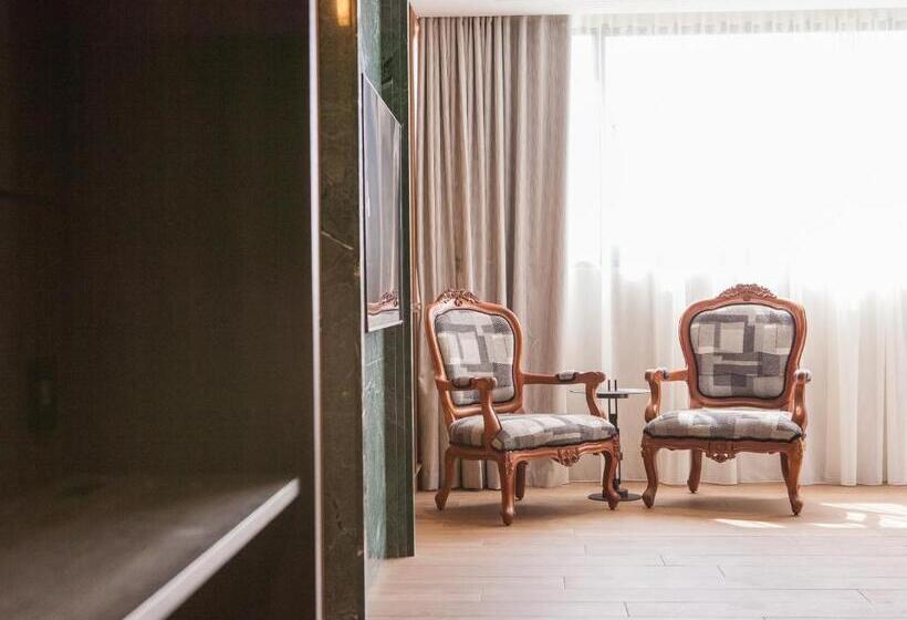 اتاق سوپریور چهار تخته, Hôtel De ľeau