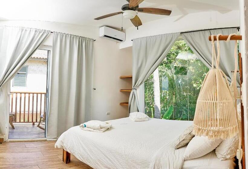 Quarto Estandar com Sacada, Aaki