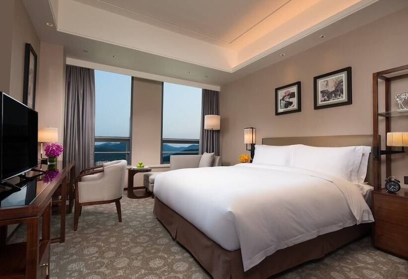 Люкс Повышенной Комфортности, Ramada Jinan