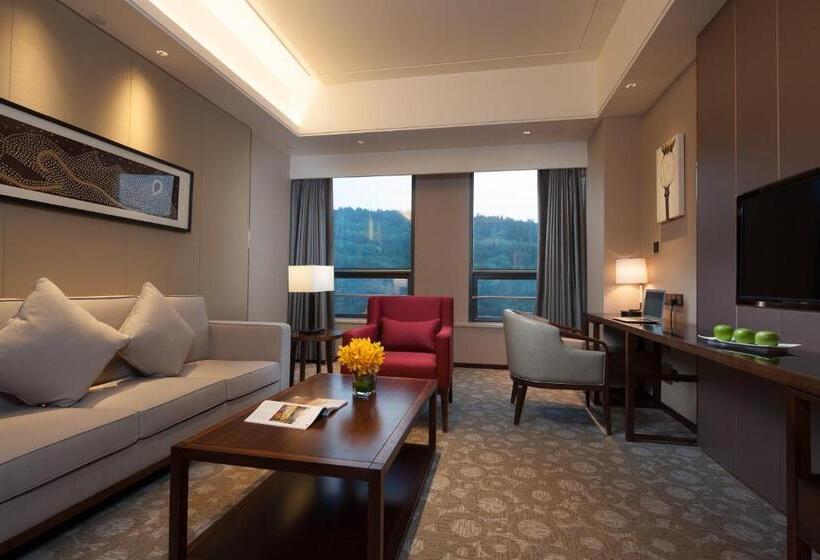 Люкс Повышенной Комфортности, Ramada Jinan